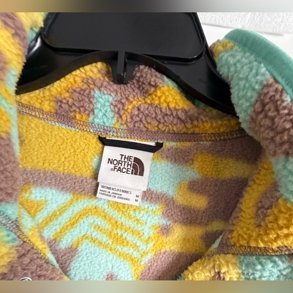 The North Face Women's Cragmont Fleece Pullover|Wasabi Dazzle Camo Print| Size:M - Picture 3 of 6